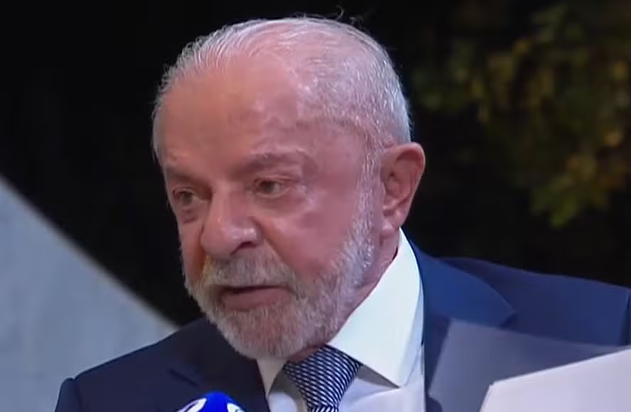 Análise aponta que reajuste do Bolsa Família busca eleitorado feminino